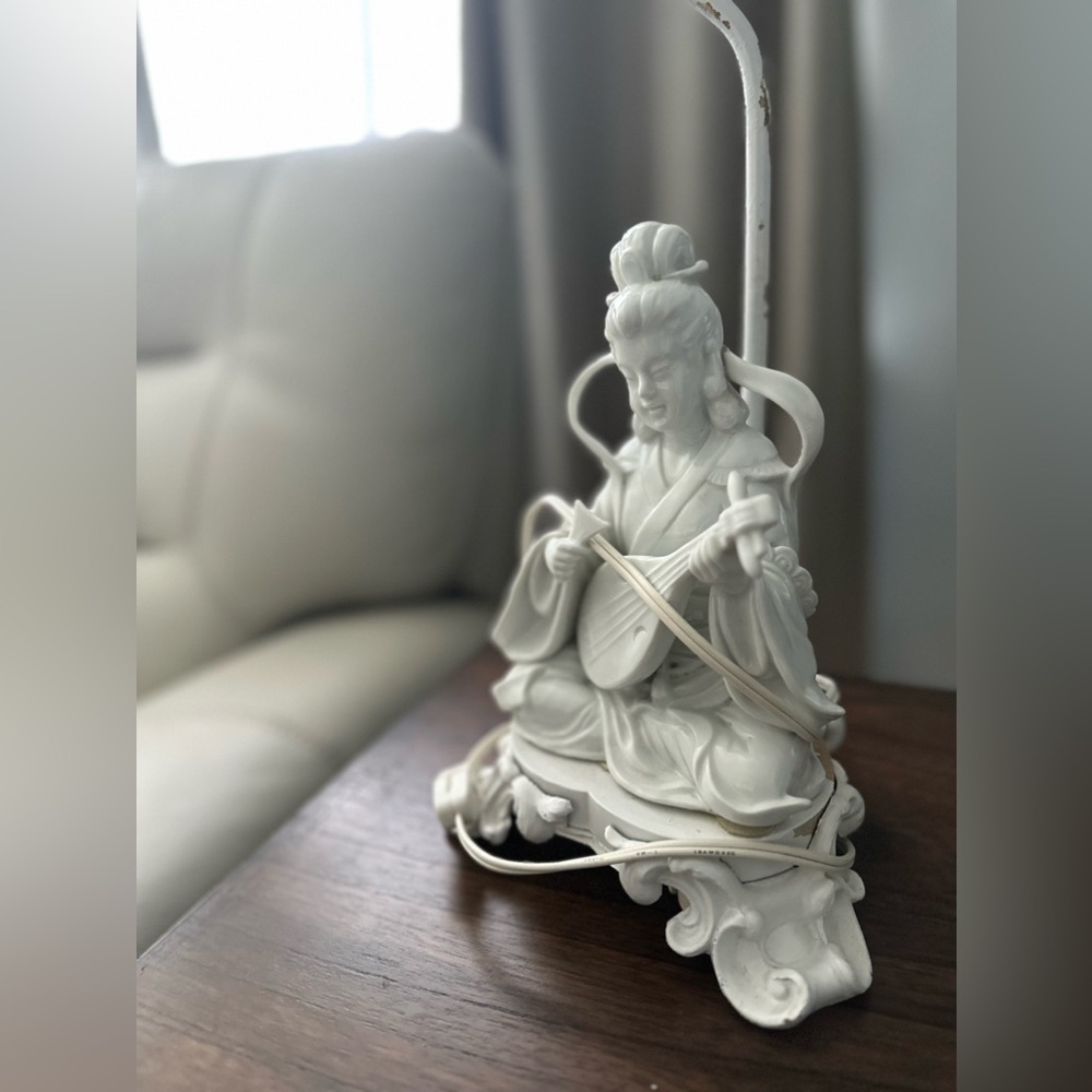 Vintage Chinese Blanc De Chine Porcelain Guanyin Kwanyin Figurine Lamp